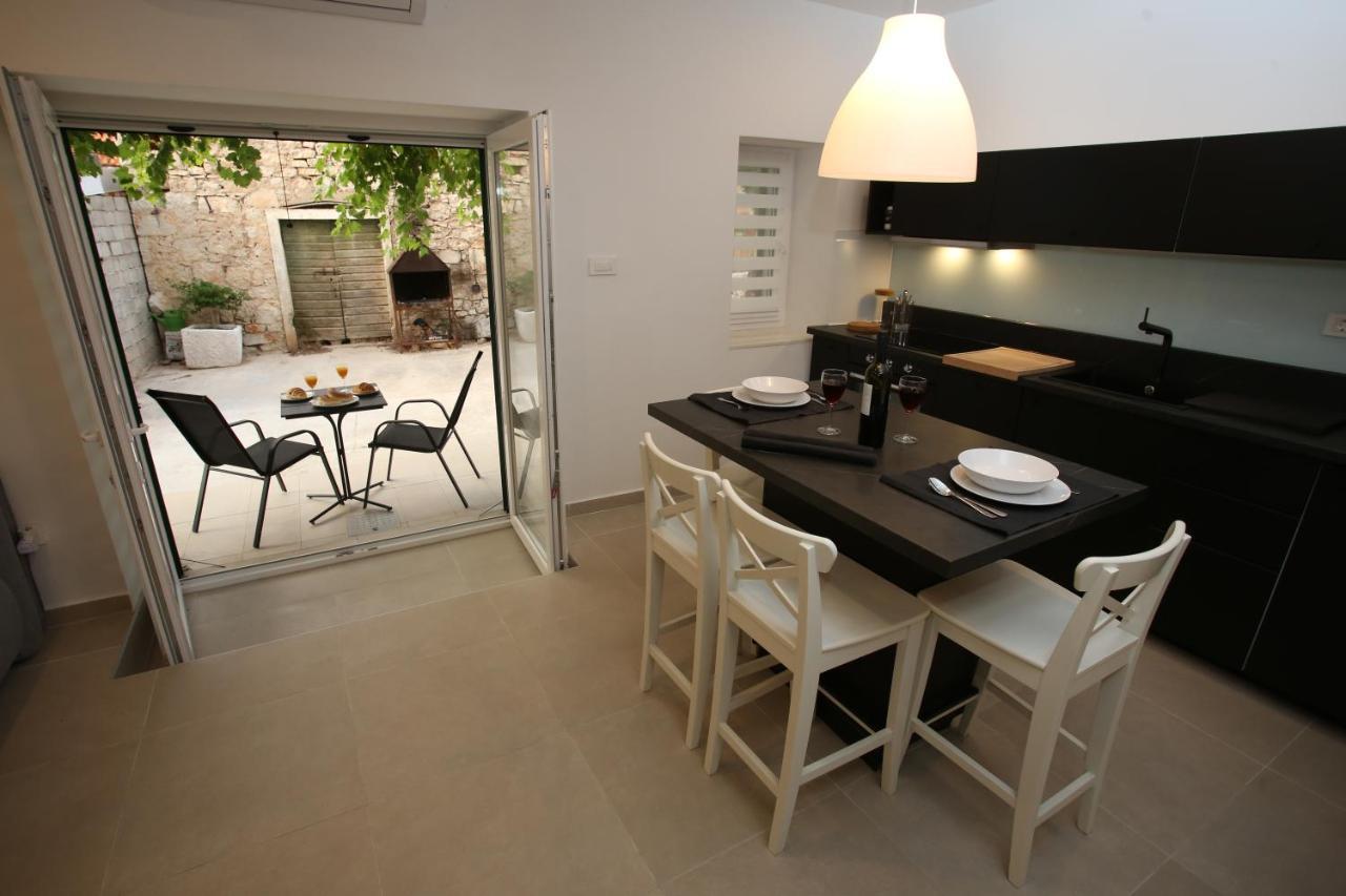 Apartmani Tri Bunje Tribalj 外观 照片