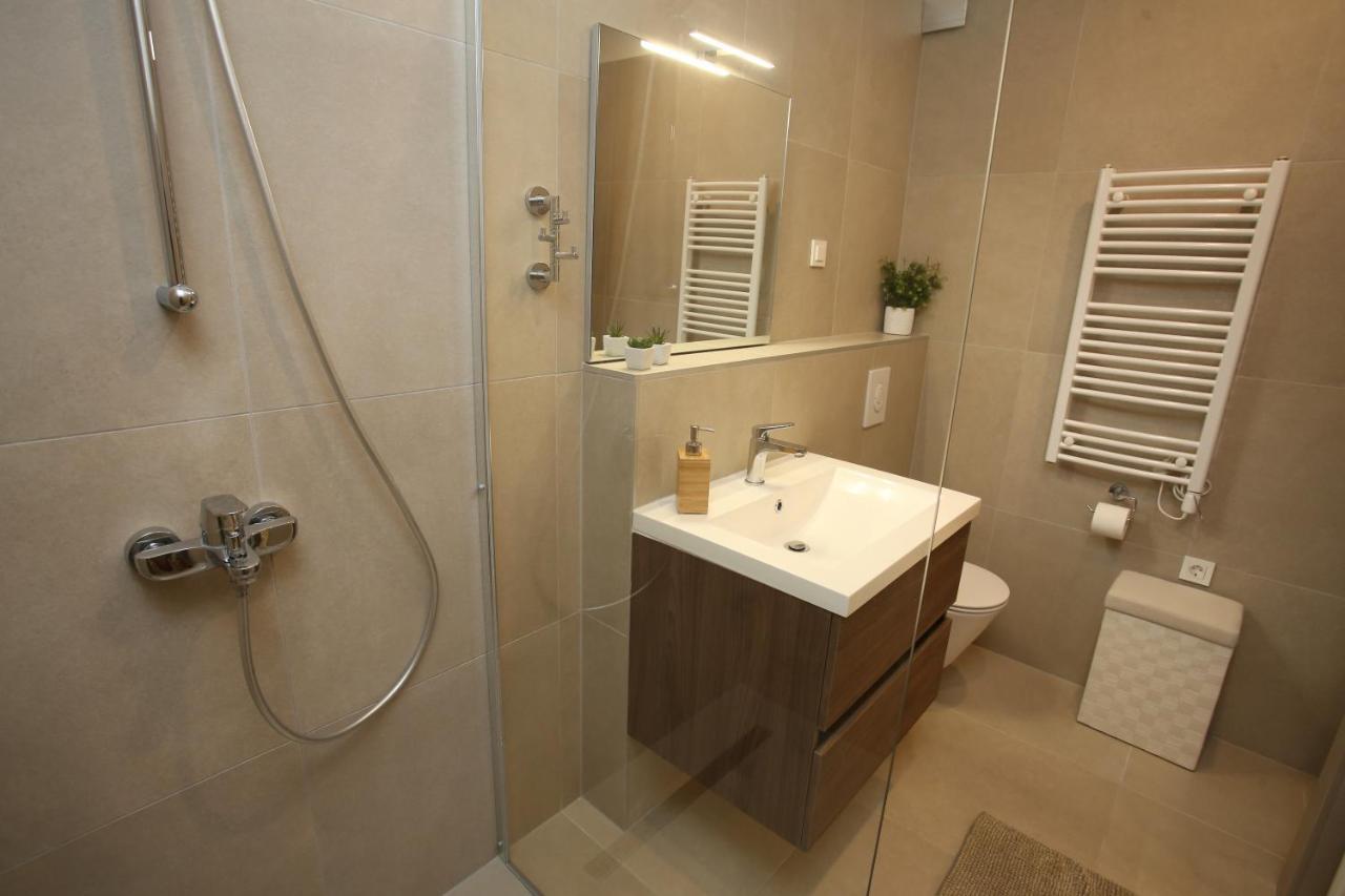 Apartmani Tri Bunje Tribalj 外观 照片