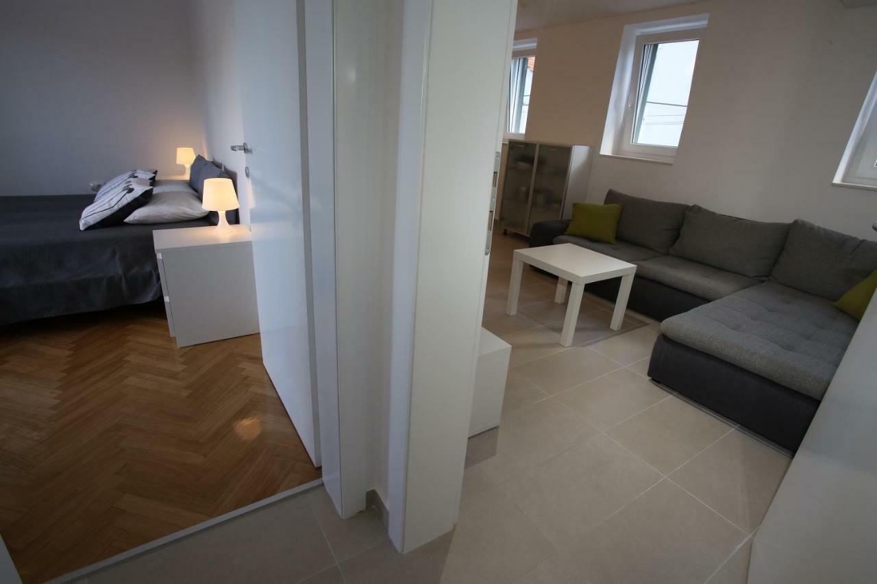 Apartmani Tri Bunje Tribalj 外观 照片