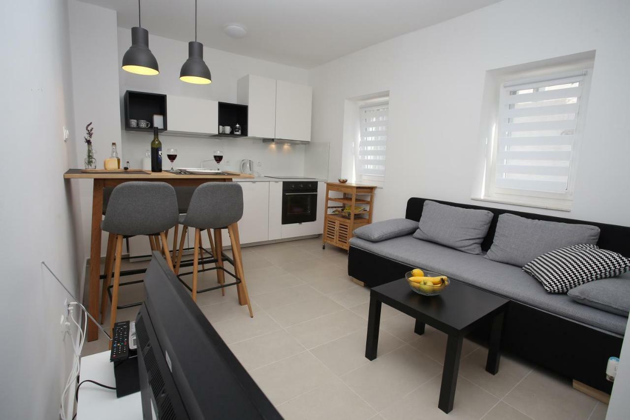 Apartmani Tri Bunje Tribalj 外观 照片