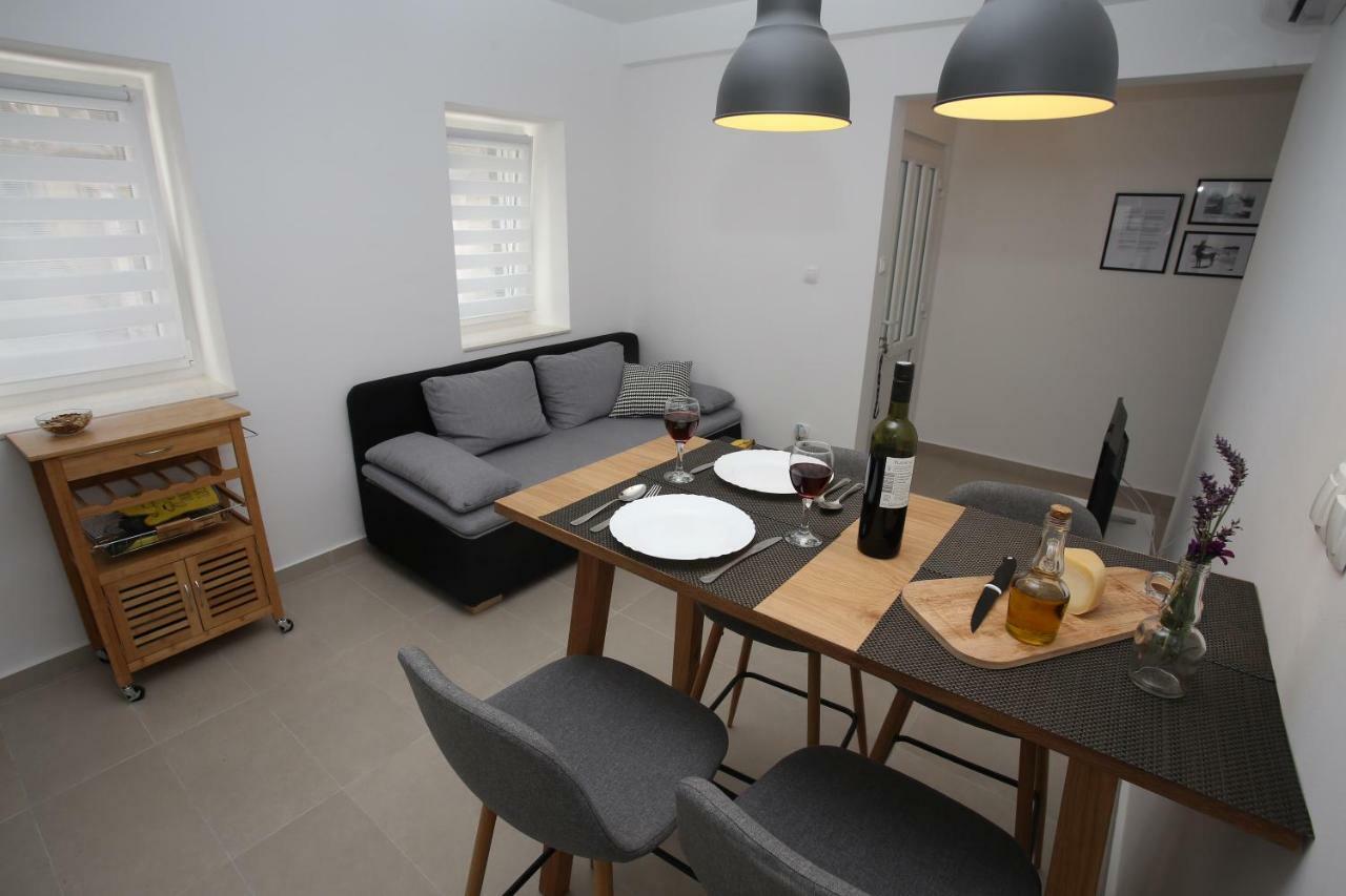 Apartmani Tri Bunje Tribalj 外观 照片