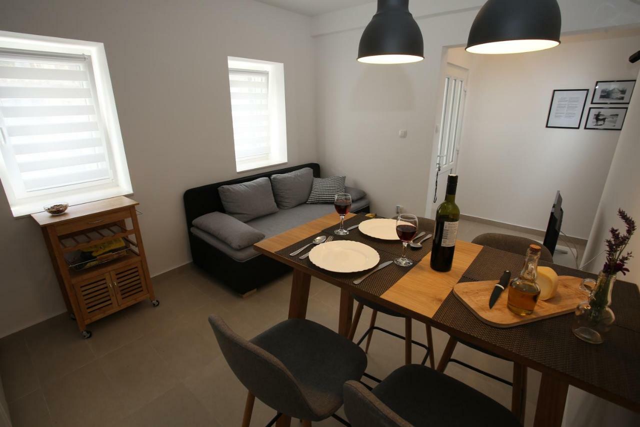 Apartmani Tri Bunje Tribalj 外观 照片